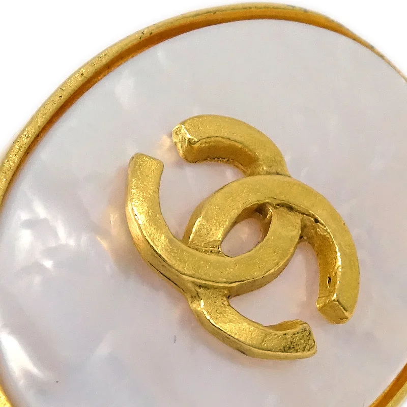 Chanel Shell Oval Earrings Clip-On White 95A