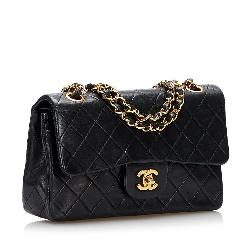 Chanel Small Classic Lambskin Double Flap Bag (JyubY0)