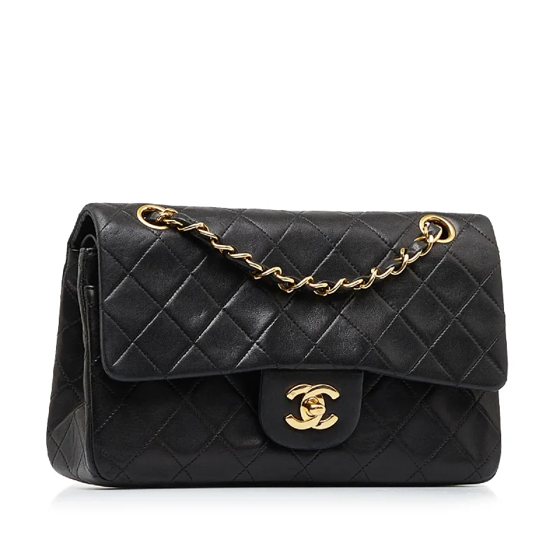 Chanel Small Classic Lambskin Double Flap (EK8hG4)