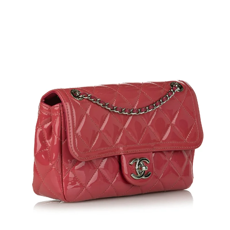 Chanel Small Coco Shine Patent Leather Flap Bag (Sn21Gd)