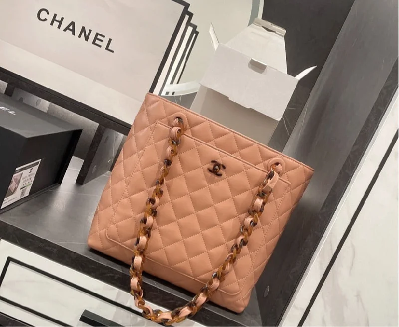 Chanel woman shoulder handbag