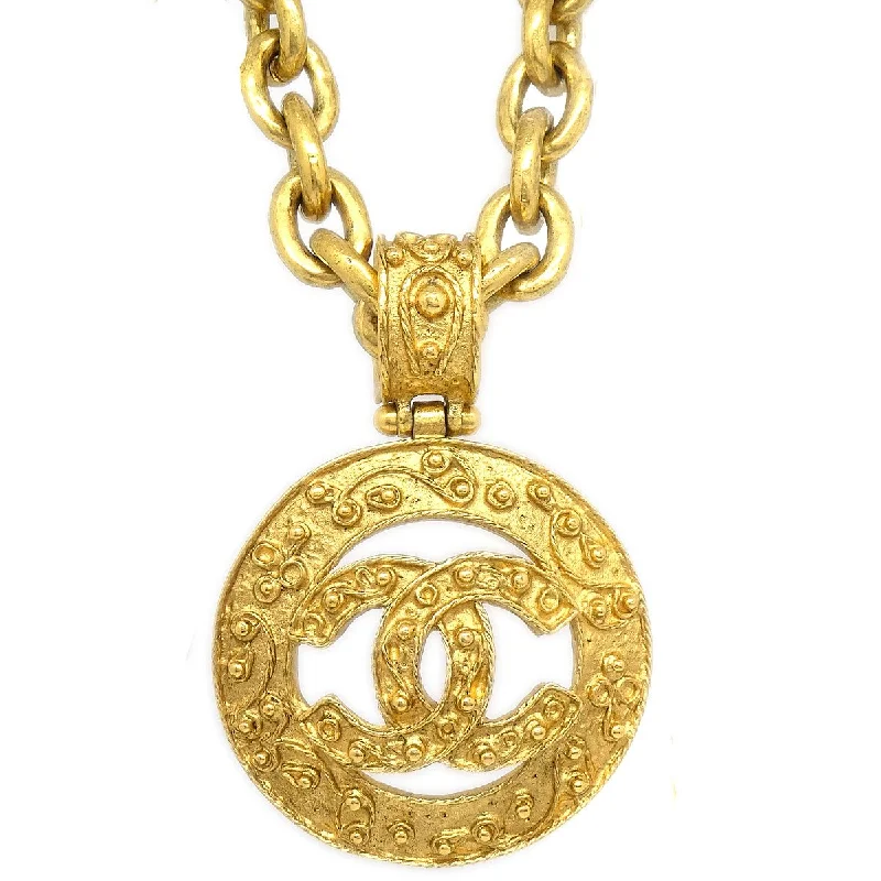 CHANEL 1994 Cutout Medallion Gold Chain Pendant Necklace 37944