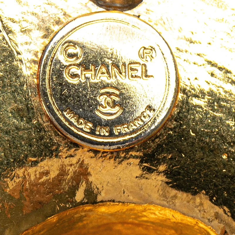 CHANEL Flap Bag and Hat Pendant Necklace